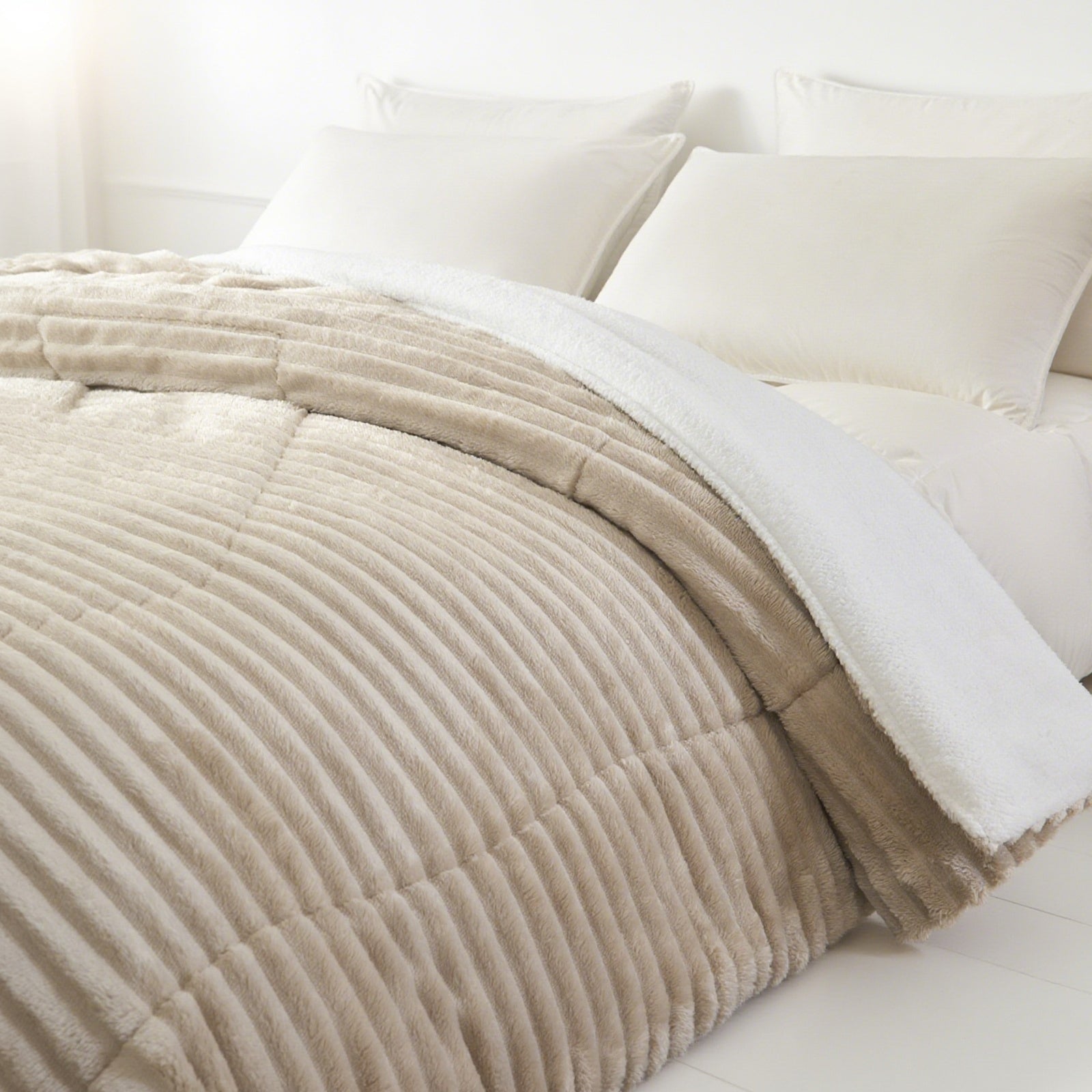 Cream White Fleece Fluffy Plush Bedding, Luxury Heavyweight Faux Fur All Season