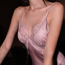 Cargue la imagen en el visor de la galería, Women&#39;s Sleepwear Lace Nightdress
