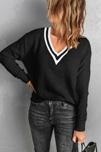 Laden Sie das Bild in den Galerie-Viewer, Deep V Contrasted Neckline Knitted Sweater - www.novixan.com
