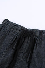 Laden Sie das Bild in den Galerie-Viewer, Casual Pocketed Frayed Denim Shorts - www.novixan.com
