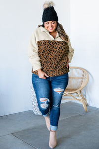 Sherpa-Pullover mit Leopardenmuster und Reißverschluss in Übergröße