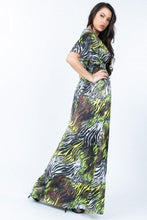 Cargue la imagen en el visor de la galería, Deep V Neck Slit Zebra Print Long Dress - www.novixan.com
