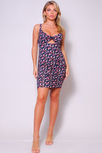Laden Sie das Bild in den Galerie-Viewer, Spaghetti Strap Twist Front Cutout Floral Ruched Mini Dress - www.novixan.com
