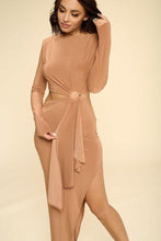 Cargue la imagen en el visor de la galería, Long Sleeves Round Neck Midi Dress - www.novixan.com
