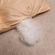 Laden Sie das Bild in den Galerie-Viewer, White Goose Down Comforter Duvet with Cotton Cover - www.novixan.com
