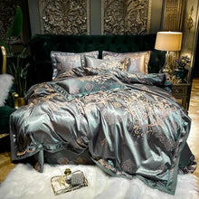 Laden Sie das Bild in den Galerie-Viewer, Luxury Silk Satin Duvet Cover Bedding Set - www.novixan.com
