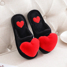 Laden Sie das Bild in den Galerie-Viewer, Women&#39;s Warm Love Heart Slippers - www.novixan.com
