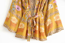 Laden Sie das Bild in den Galerie-Viewer, Women&#39;s Vintage Autumn Kimono Floral Bohemian Cover-Up - www.novixan.com
