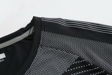 Laden Sie das Bild in den Galerie-Viewer, Breathable Short Sleeve Men&#39;s Running Fitness T-shirt - www.novixan.com
