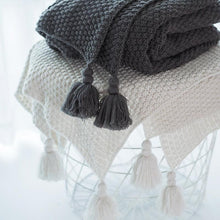 Laden Sie das Bild in den Galerie-Viewer, Plaid Knitted Solid Color Throw Blanket - www.novixan.com
