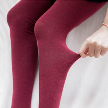 Laden Sie das Bild in den Galerie-Viewer, Long Cotton Comfortable Over Knee Stockings - www.novixan.com
