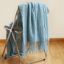 Laden Sie das Bild in den Galerie-Viewer, 3D Knitted Blanket Cover With Tassel - www.novixan.com
