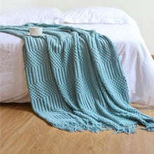 Laden Sie das Bild in den Galerie-Viewer, 3D Knitted Blanket Cover With Tassel - www.novixan.com
